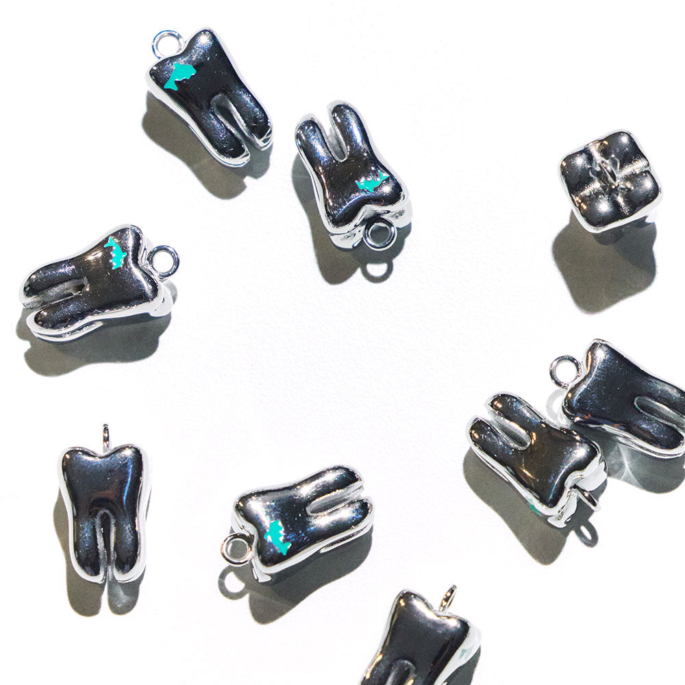 MOLAR DOLPHiN MOTHER OF PEARL NECKLACE #122