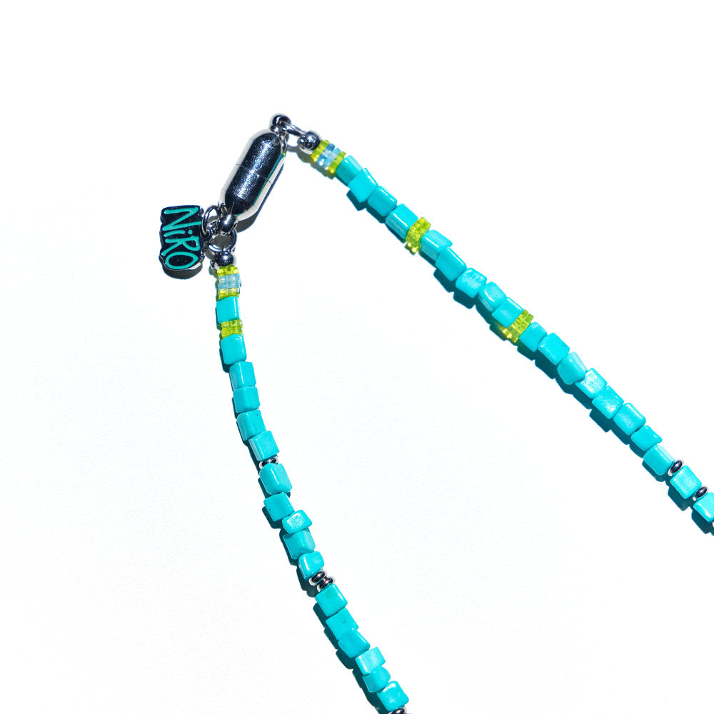 HEART POiNT MOLAR DOLPHiN NECKLACE #129